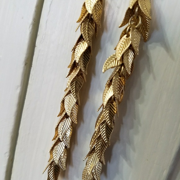 Stitch Fix Jewelry - Stitch Fix Necklace, Leaf Accents